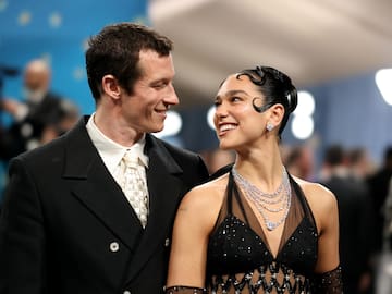 Dua Lipa revela el consejo que cambió la forma en que vivió su boda con Callum Turner