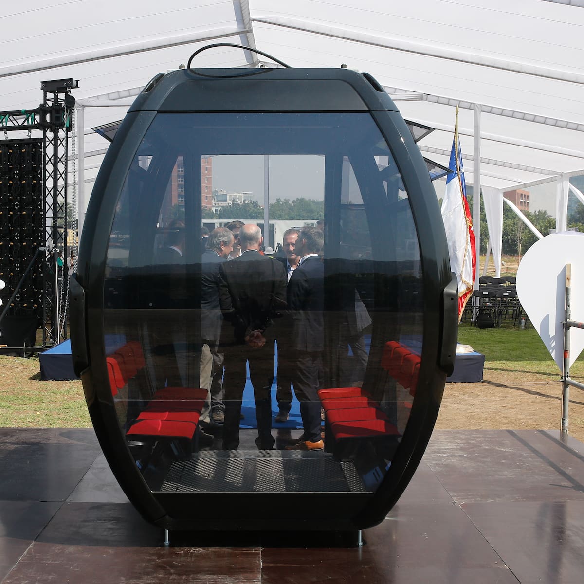 El megaproyecto que cambiará los traslados en Santiago ya toma forma: así serán las cabinas del Teleférico Bicentenario