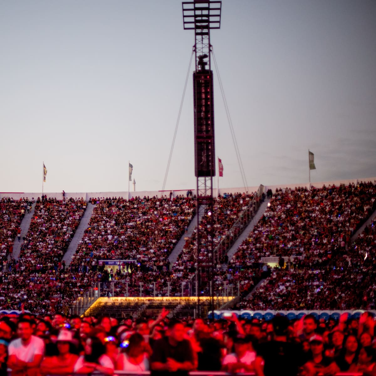 ¿Cuál es la capacidad del Estadio Nacional para conciertos?