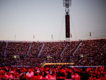 ¿Cuál es la capacidad del Estadio Nacional para conciertos?