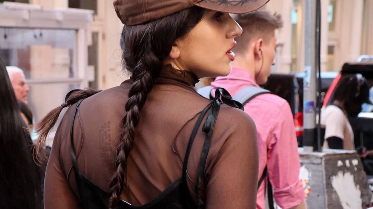 Nuevo tatuaje de Rosalía: Es la letra de una canción flamenca