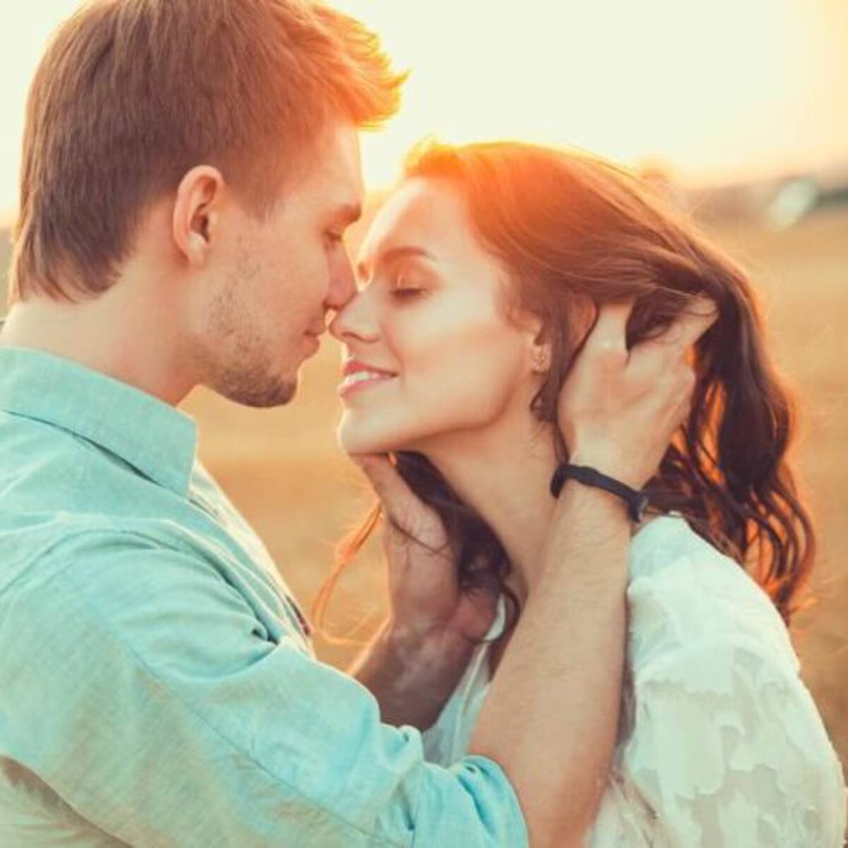 La ciencia lo dice: Los hombres con pareja atraen más a las mujeres por su «alta calidad»