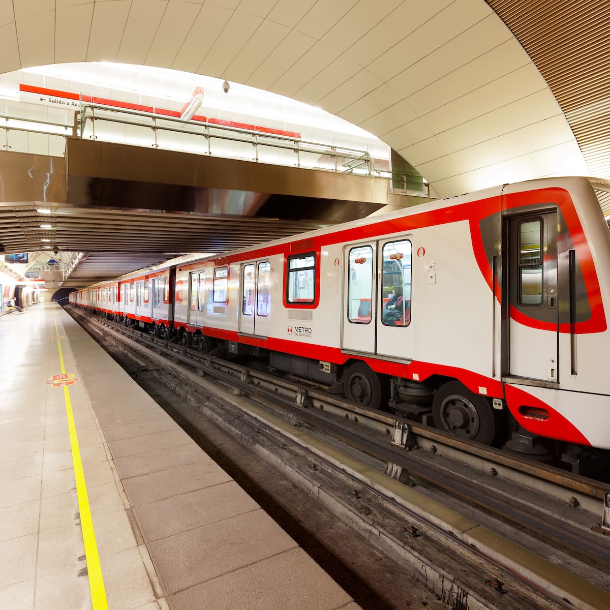 Sin paradas intermedias: así será el recorrido del Metro que conectará Santiago con el aeropuerto