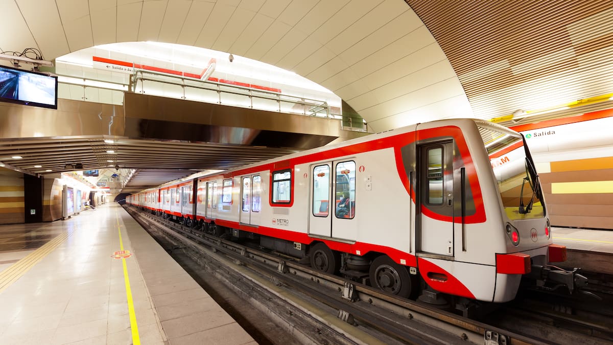 Sin paradas intermedias: así será el recorrido del Metro que conectará Santiago con el aeropuerto