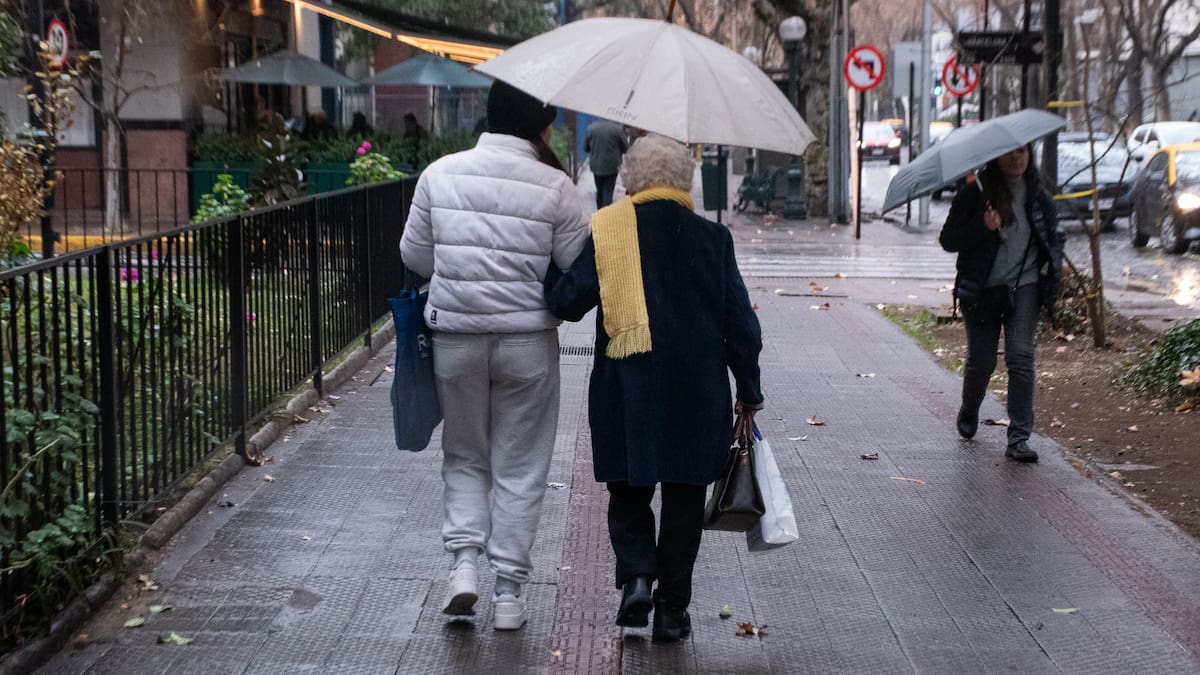 Ante la llegada del sistema frontal: qué debe incluir un kit de emergencia, según SENAPRED