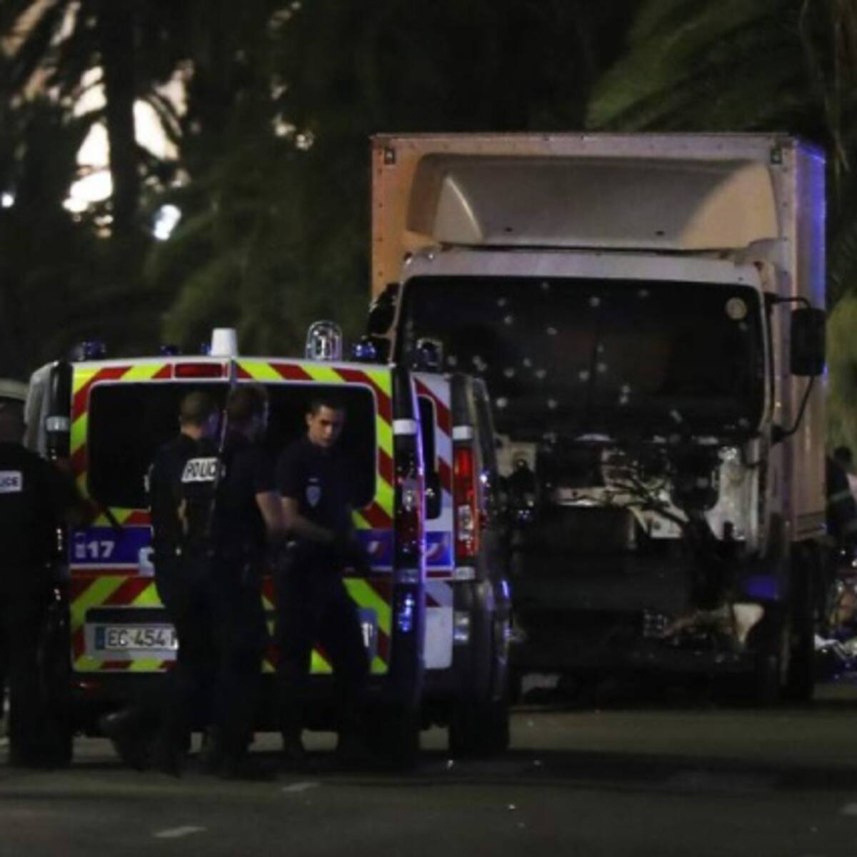 Estas celebridades se unieron al duelo por el atentado de Niza