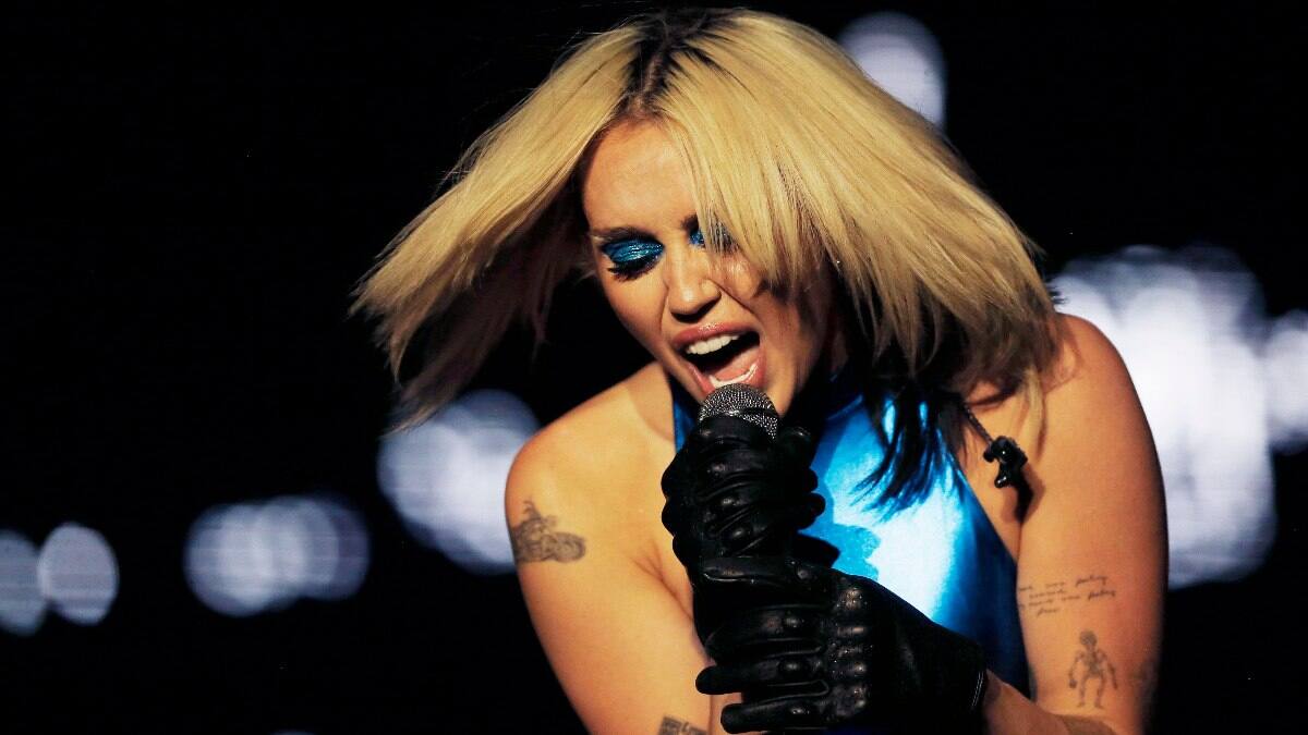 Miley Cyrus estrenó seis canciones en vivo para su álbum «Attention: Miley Live»