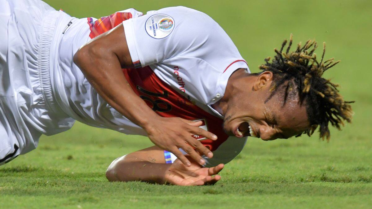Perú pierde a André Carrillo para el partido contra la Selección Chilena