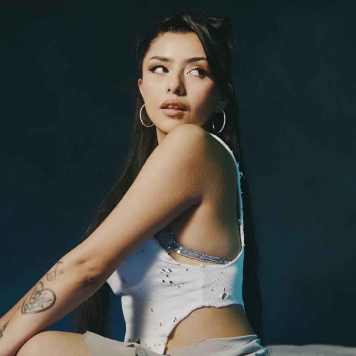 Vlntna B sorprende en las plataformas con su nueva propuesta «LOVE IT»