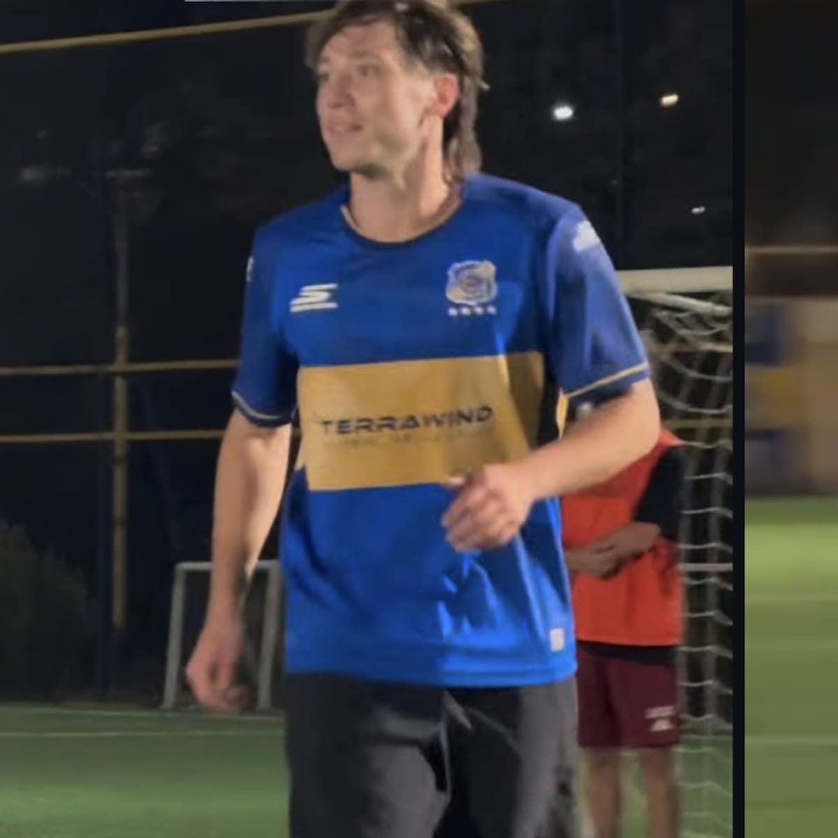 Con la camiseta de Everton: Paulo Londra se luce jugando fútbol en la previa de su show en el Festival de Viña 2026