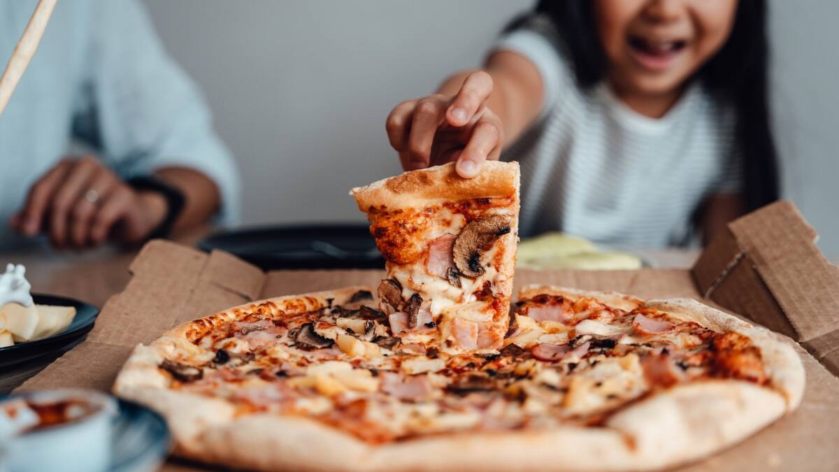 Nutricionista generó debate en redes tras asegurar que la pizza es mejor desayuno que el cereal