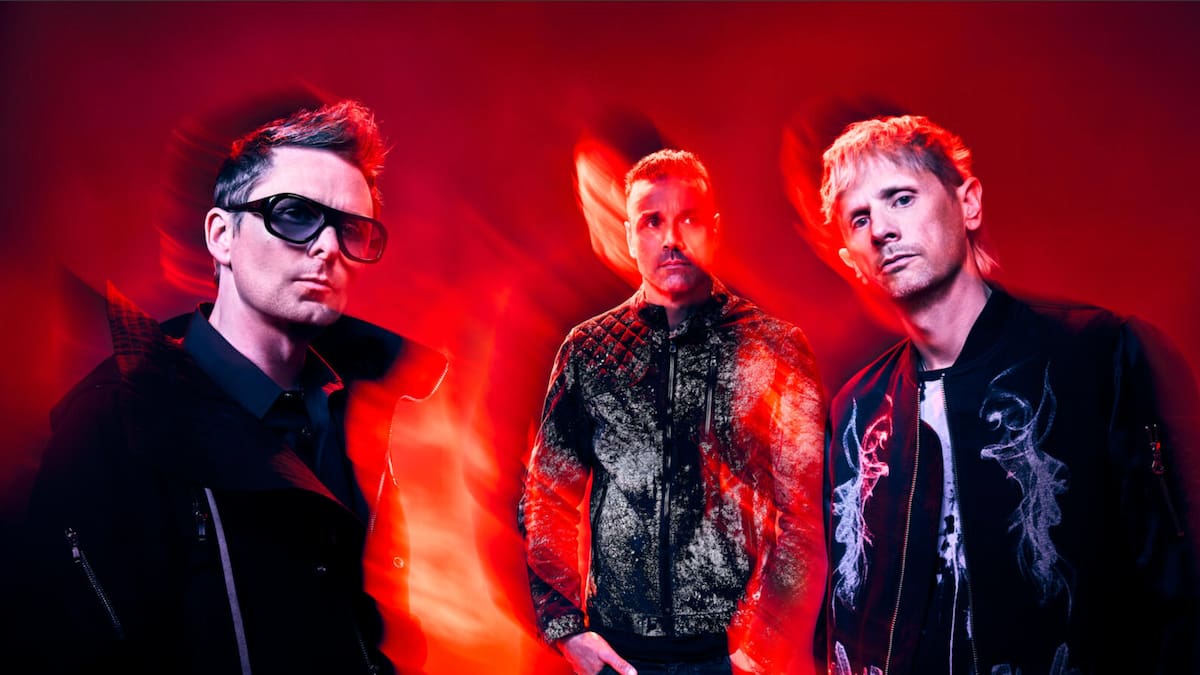 Muse enciende los motores para su nuevo álbum con el estreno de "Nightshift Superstar"