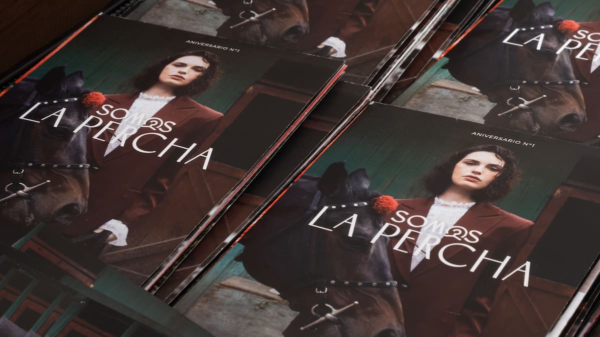 Somos La Percha celebra su primer aniversario con una editorial inspirada en Coco Chanel