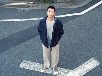 Revelan tráiler de "Right People, Wrong Place" : ¿Cuándo se estrena en Chile el documental de RM?