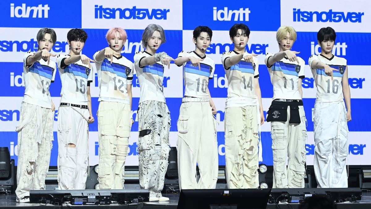 En la previa de su show en Chile: Grupo de K-pop sorprende con single cantando en español