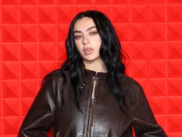 Charli XCX revela tracklist del álbum remix de "BRAT"