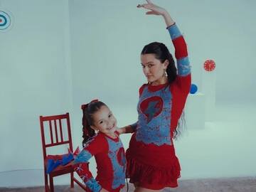 Joaquina aterriza en la escena con su primer lanzamiento del año: "pelinegra"