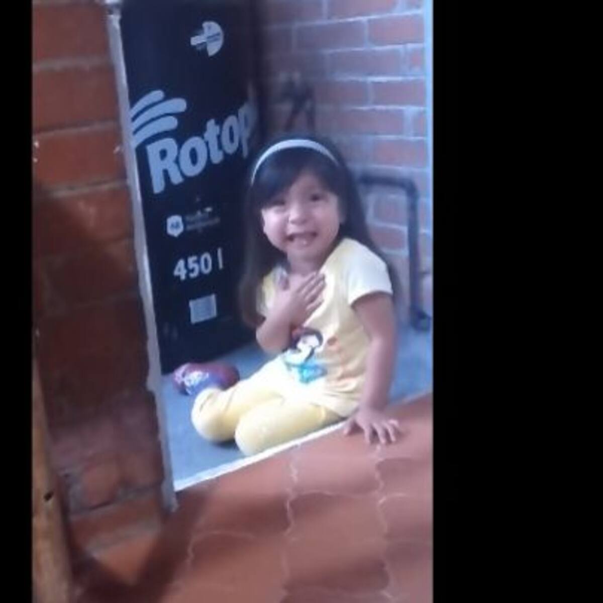 Esta niña y su dramática pataleta merecen un premio actoral