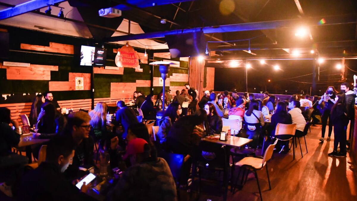 Fase 3 en la Región Metropolitana: Aforos en bares y discos