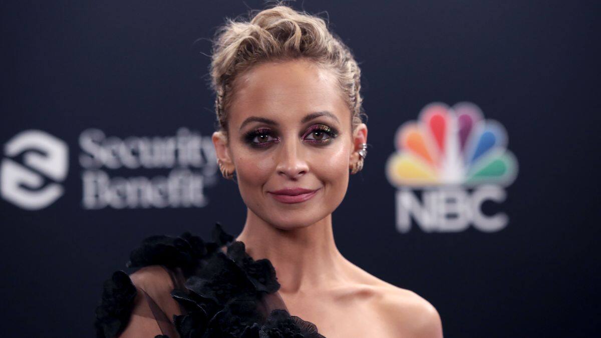 El cabello de Nicole Richie se incendió en su fiesta de cumpleaños