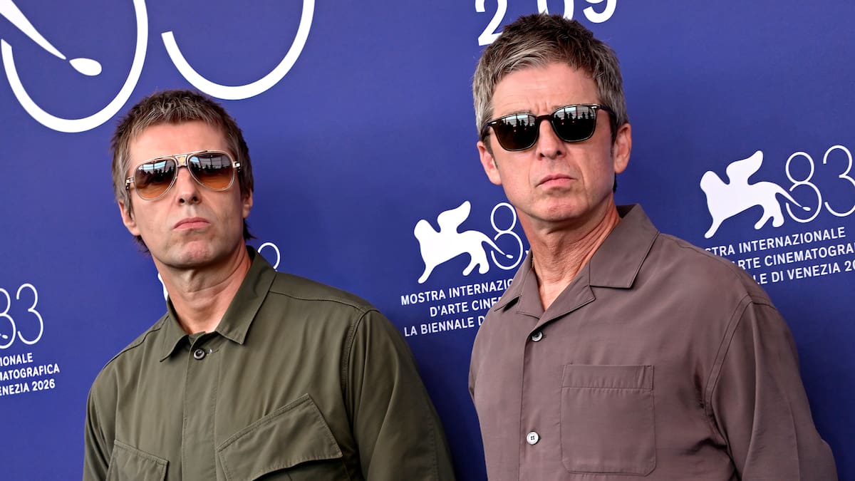 En medio de rumores de una nueva gira: Oasis llega al Festival de Venecia a presentar su documental "Don’t Look Back In Anger"