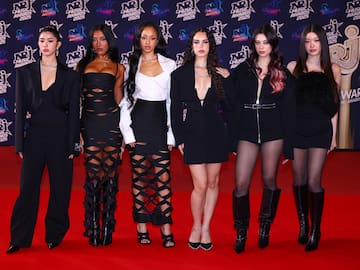 KATSEYE sorprende estrenando en vivo una nueva canción: Así suena "Internet Girl"