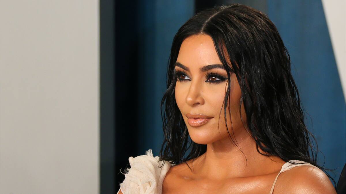 ¿Photoshop? Kim Kardashian sube una foto a Instagram y fans descubren particular detalle