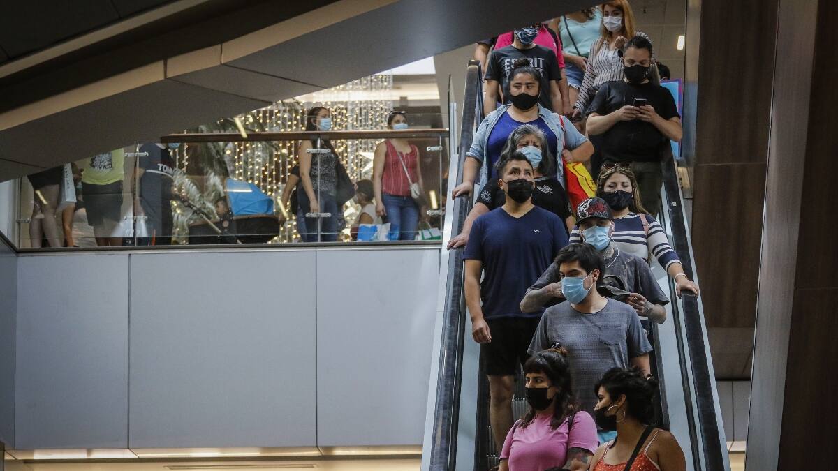 Aprueban idea de legislar cierre del comercio a las 19:00 horas