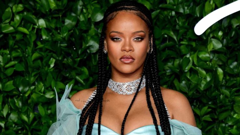 Rihanna anuncia todos sus discos en formato vinilo y con merchandising