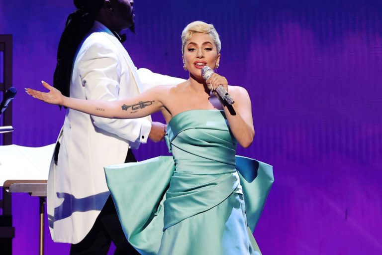 Premios Grammy: Lady Gaga emocionó con su regreso a los escenarios
