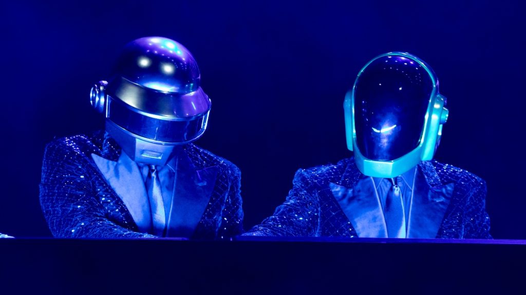 Daft Punk comparte video sin sus cascos en redes sociales