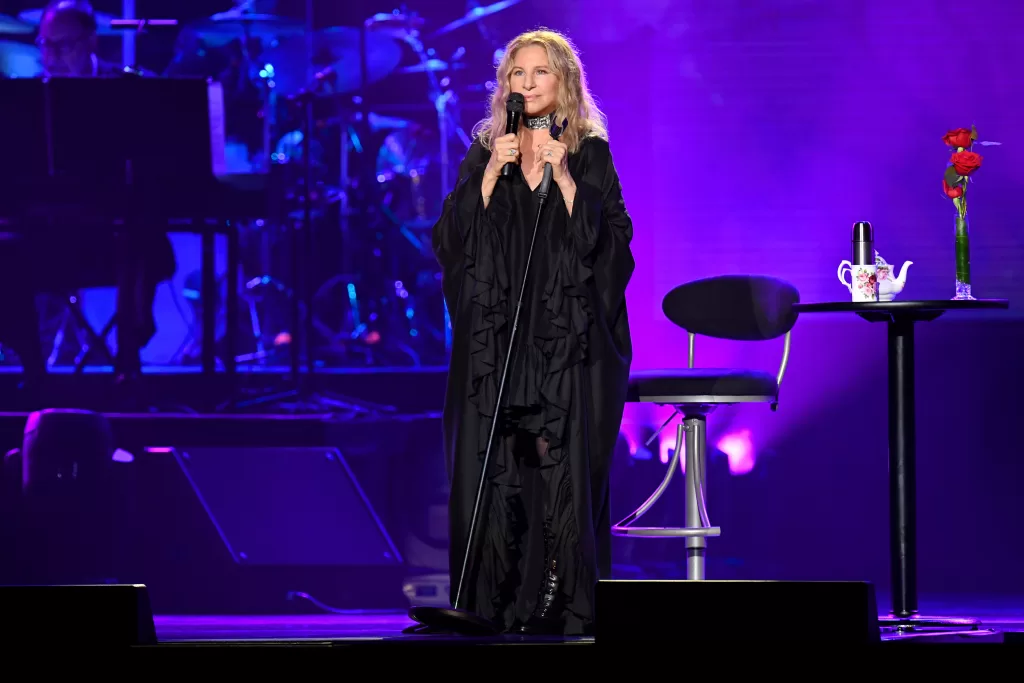 Barbra Streisand In Concert Chicago, IL